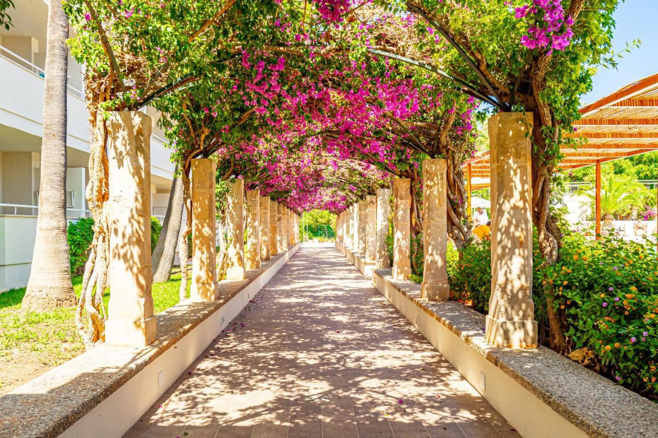 Hotel Rosella Affiliated By Intelier Sa Coma  Dış mekan fotoğraf