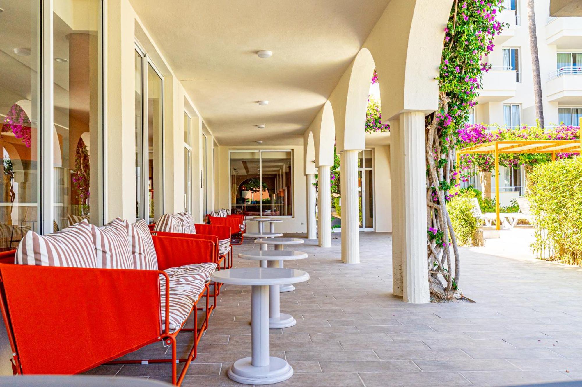 Hotel Rosella Affiliated By Intelier Sa Coma  Dış mekan fotoğraf