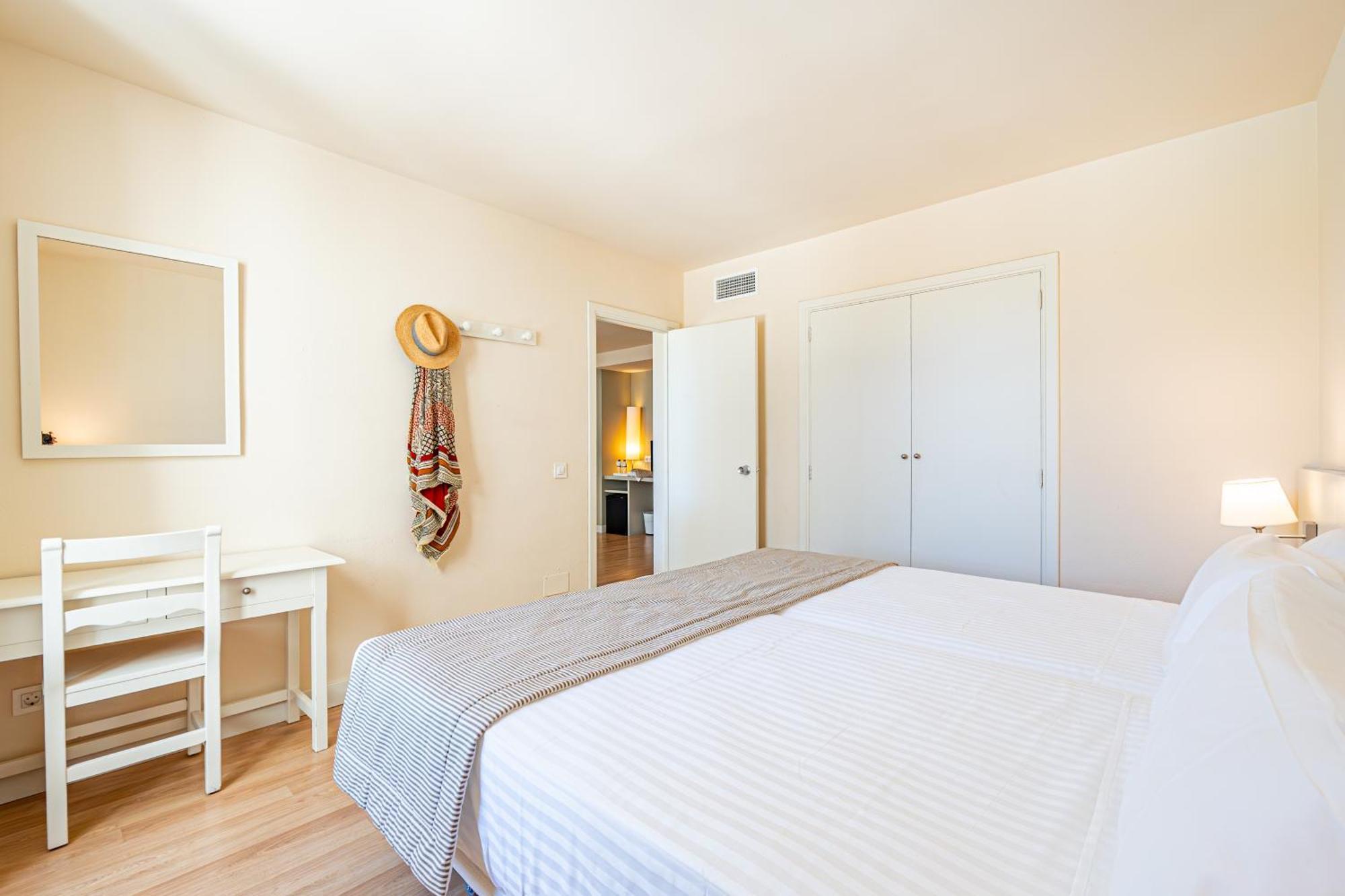 Hotel Rosella Affiliated By Intelier Sa Coma  Dış mekan fotoğraf